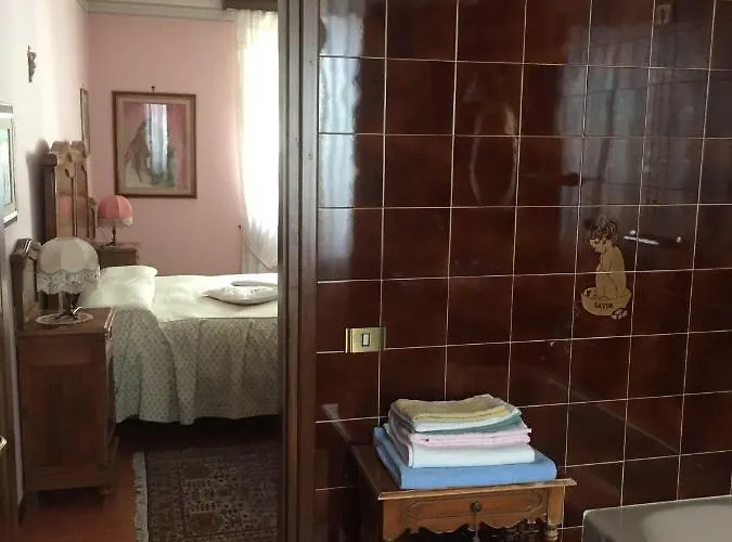 Casa Mia ベッド・アンド・ブレックファスト ティラーノ