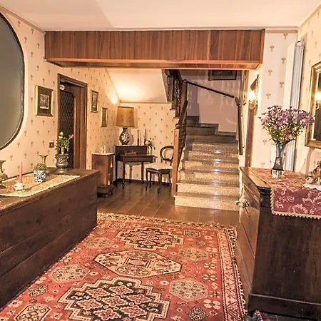 Casa Mia Tirano